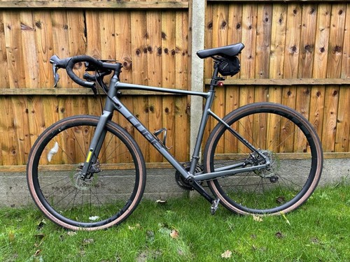 Cube race bike - race,