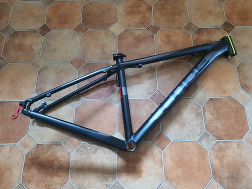 Cube attention 29er - 17",